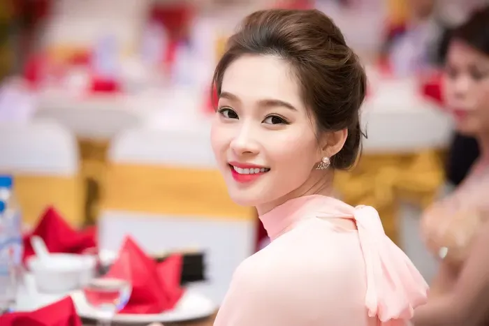 gái xinh cười 35