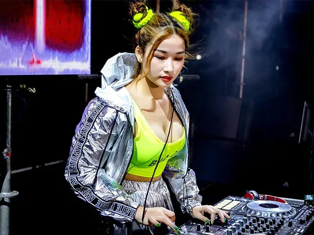 gái xinh remix 17