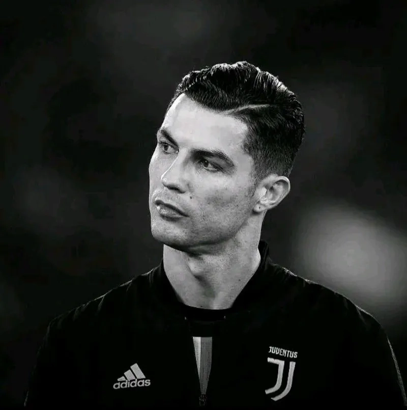 Thể hiện tình yêu bóng đá cháy bỏng với Ronaldo avatar chất lừ