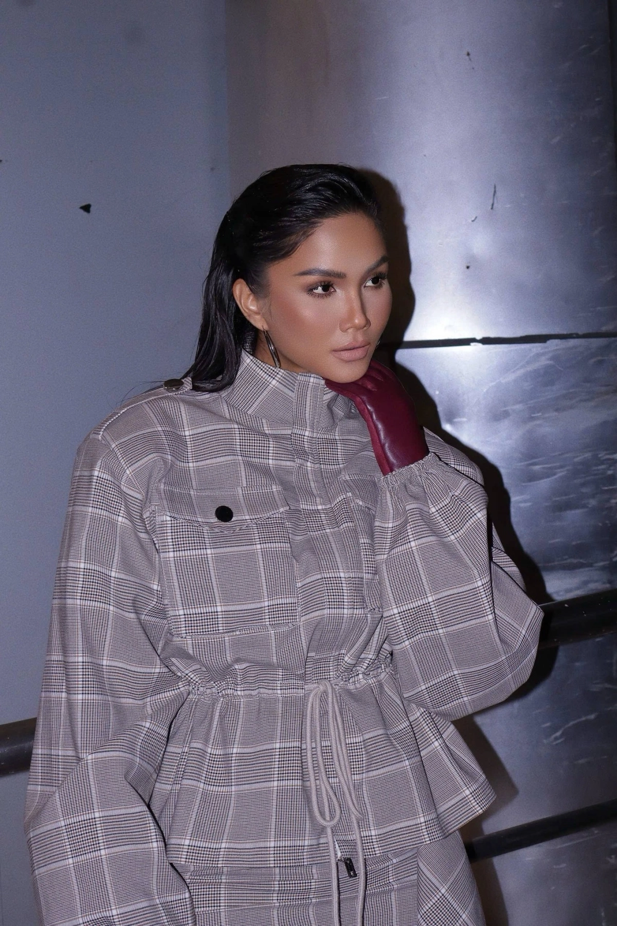 Niềm tự hào của buôn làng gọi tên H'Hen Niê người dân tộc Ê Đê