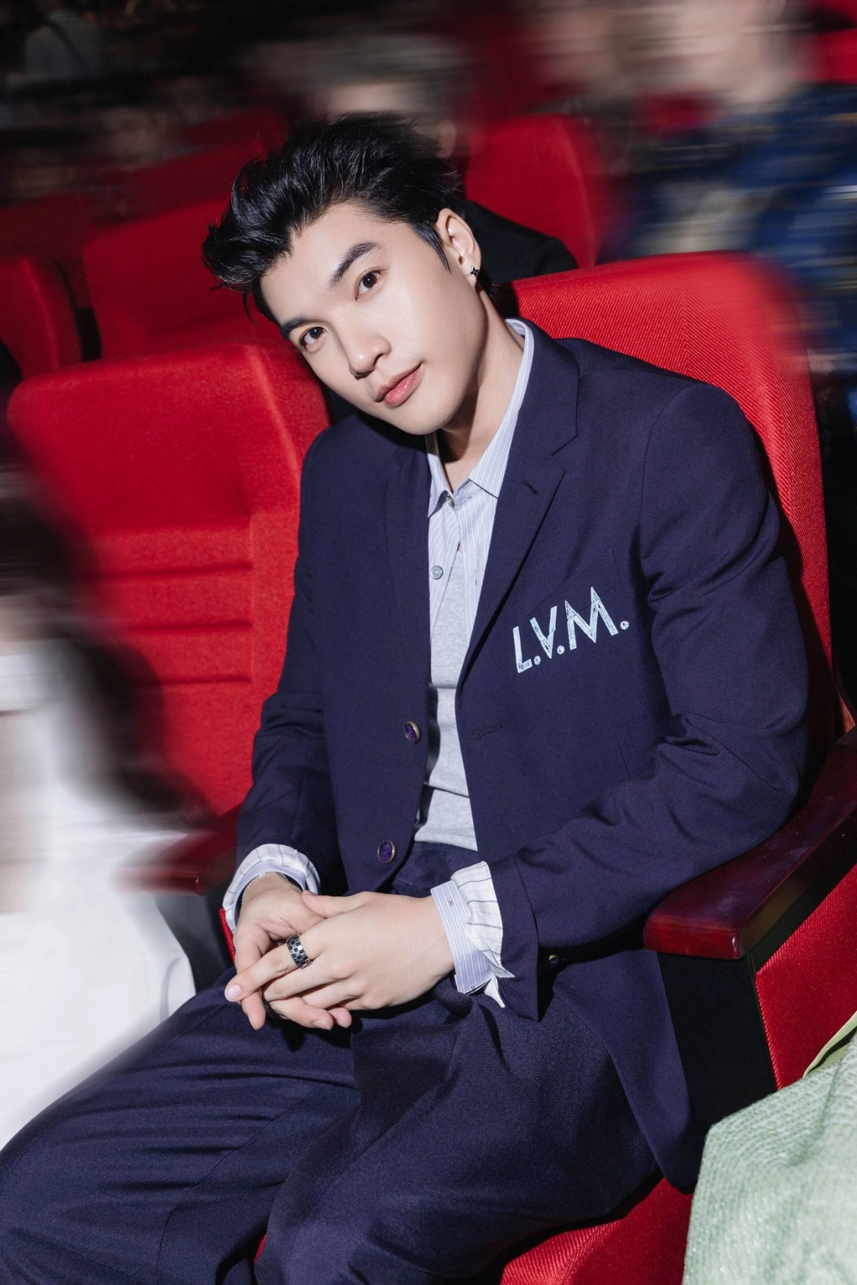 Chồng quốc dân gọi tên Hieuthuhai với visual phát sáng mọi khung hình