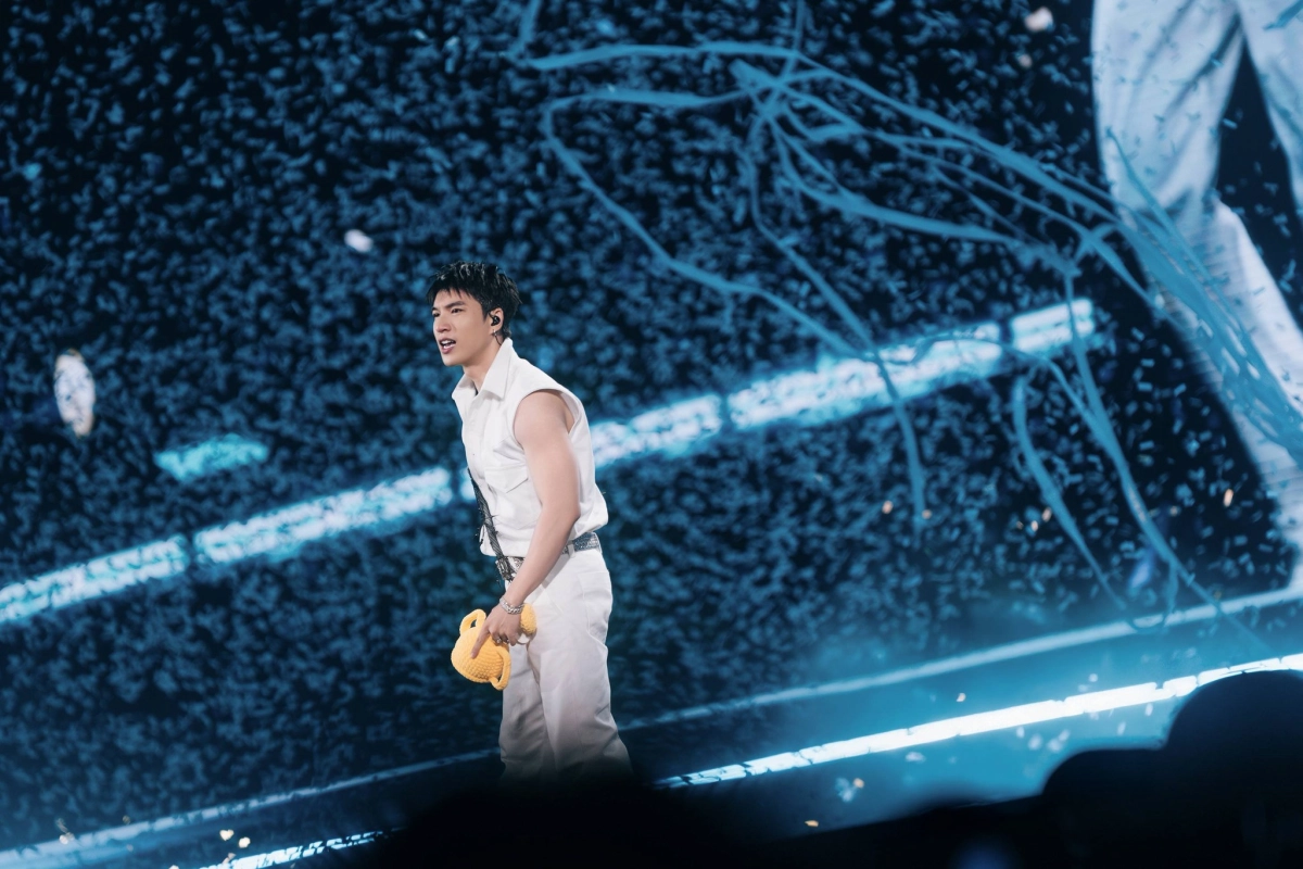 Cày view mỏi tay cho siêu phẩm Hieuthuhai MV mới vừa ra mắt