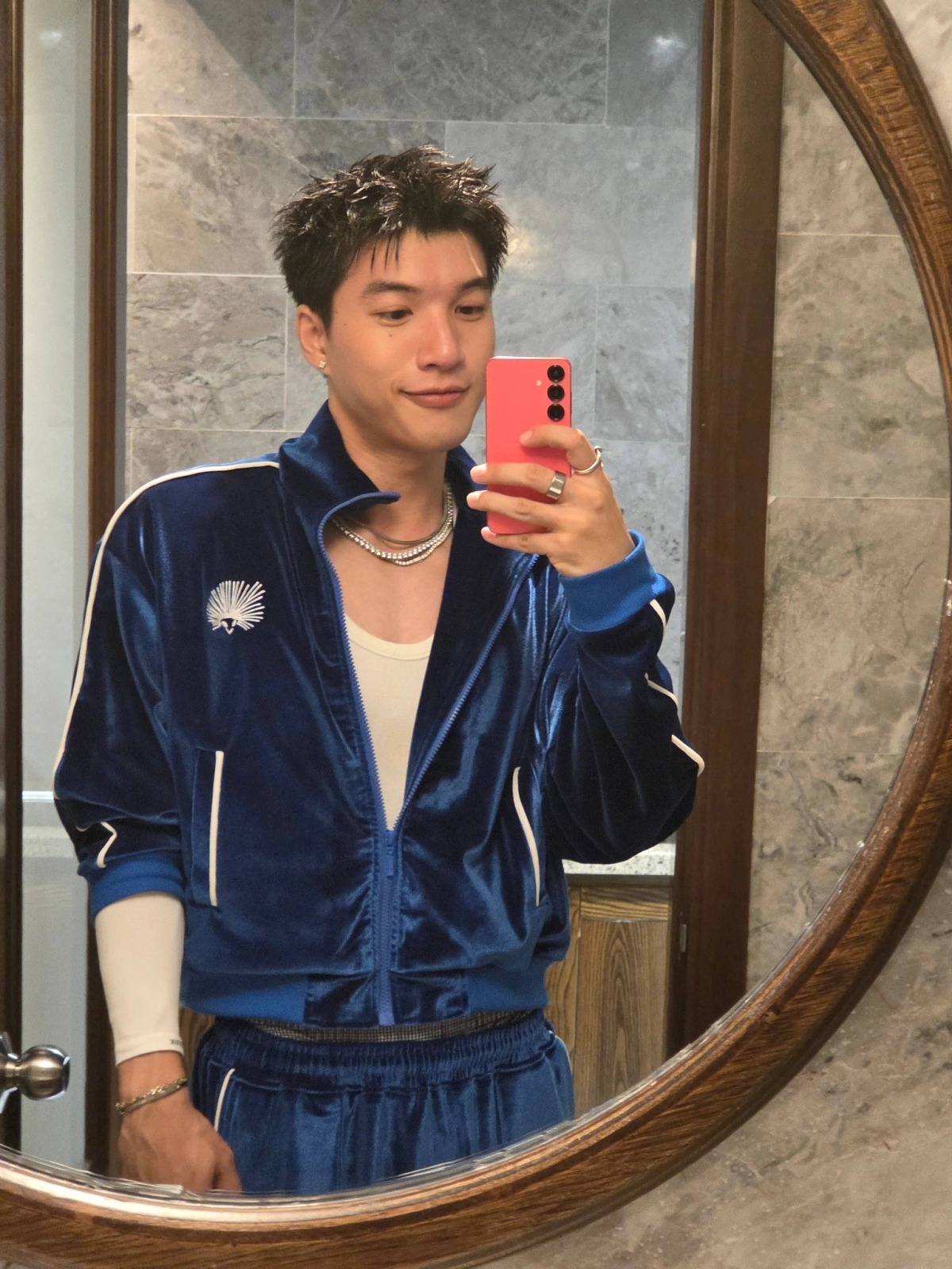 Tràn ngập sự đẹp trai và cool ngầu trên trang Hieuthuhai Instagram chính chủ