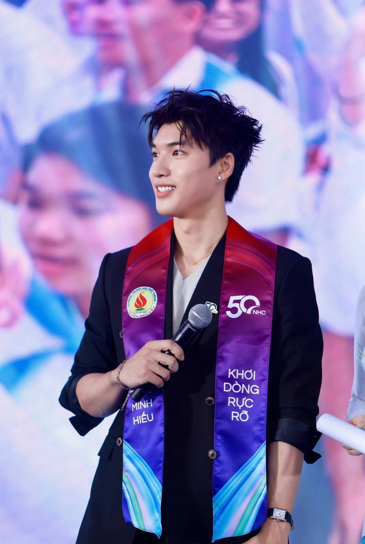 Gia nhập hội fan cứng ngay tại Hieuthuhai fanpage để cập nhật lịch trình