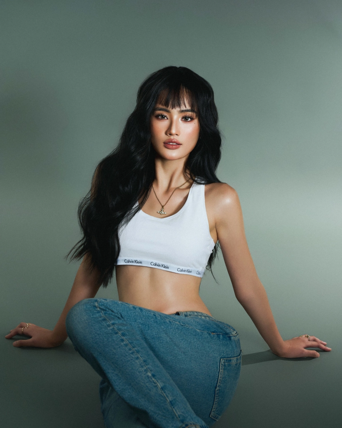 Khoảnh khắc ấm áp của Huỳnh Trần Ý Nhi gia đình dịp Tết đoàn viên