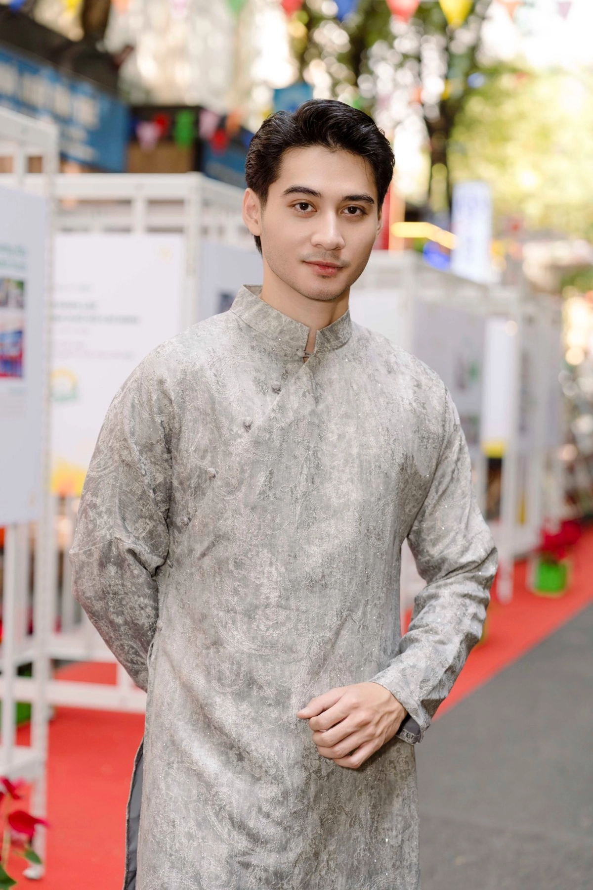 Gu thời trang lịch lãm và cuộc sống đời thường trên Phạm Tuấn Ngọc Instagram