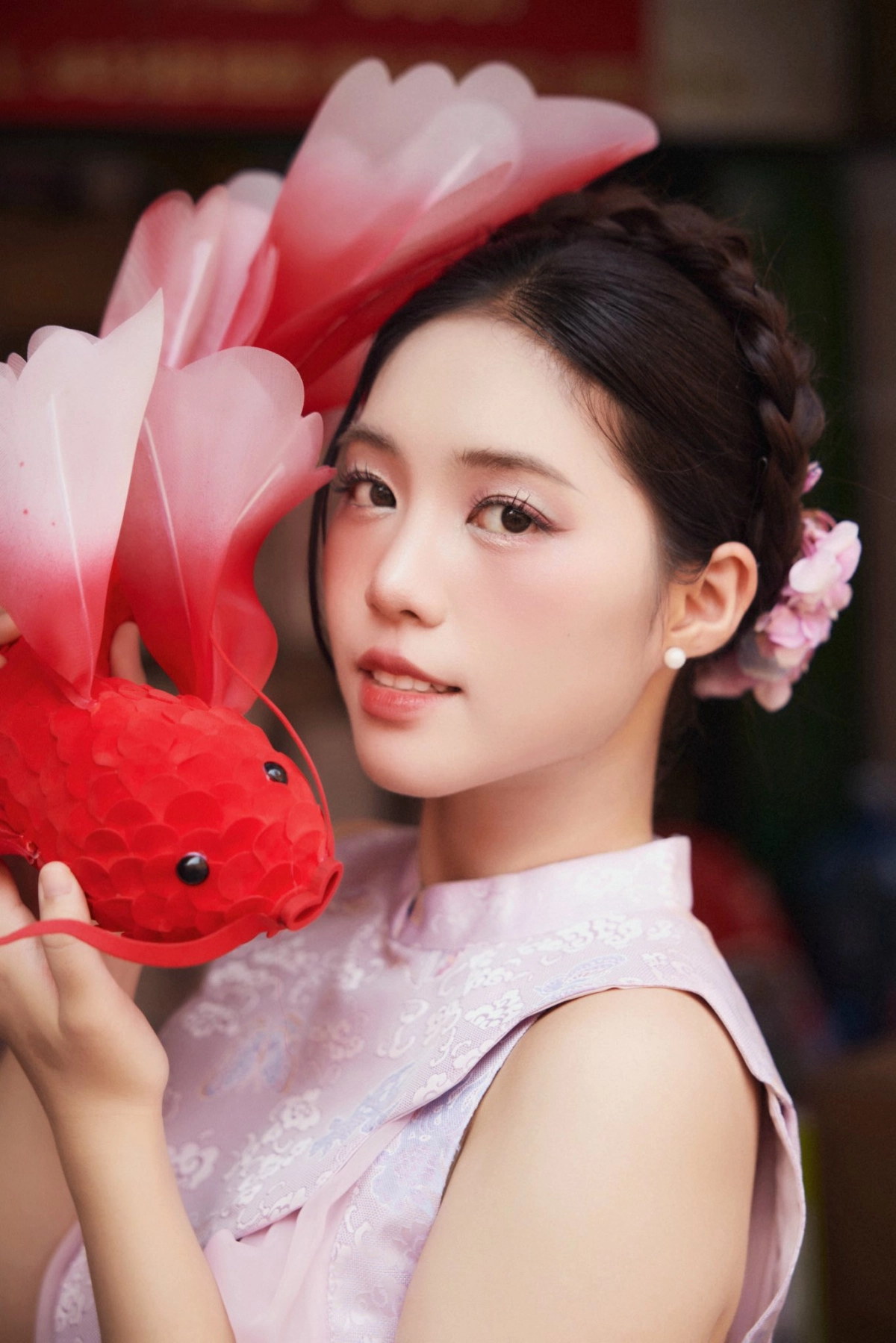 Cư dân mạng tò mò Trần Ngọc Châu Anh sinh năm bao nhiêu mà trẻ vậy?